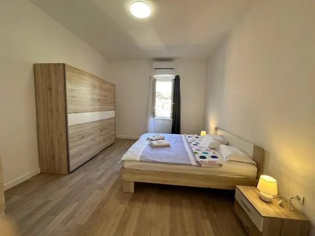 Luna City Core Rooms プーラ 0*,  クロアチア