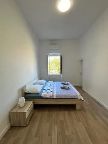 Luna City Core Rooms Pula Croatie