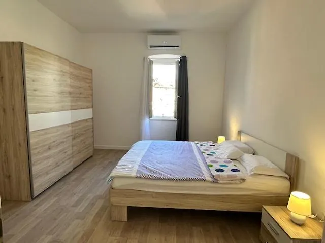 Luna City Core Rooms Pula Appartement